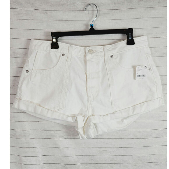 WE THE FREE BEGINNER'S LUCK LOW RISE SLOUCH SHORTS IN OPTIC WHITE, SZ 31 - Picture 1 of 15